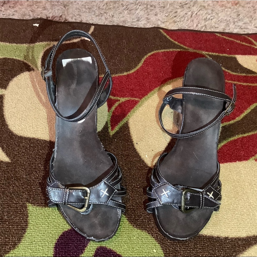 Western, vintage, professional, youthful wedges
